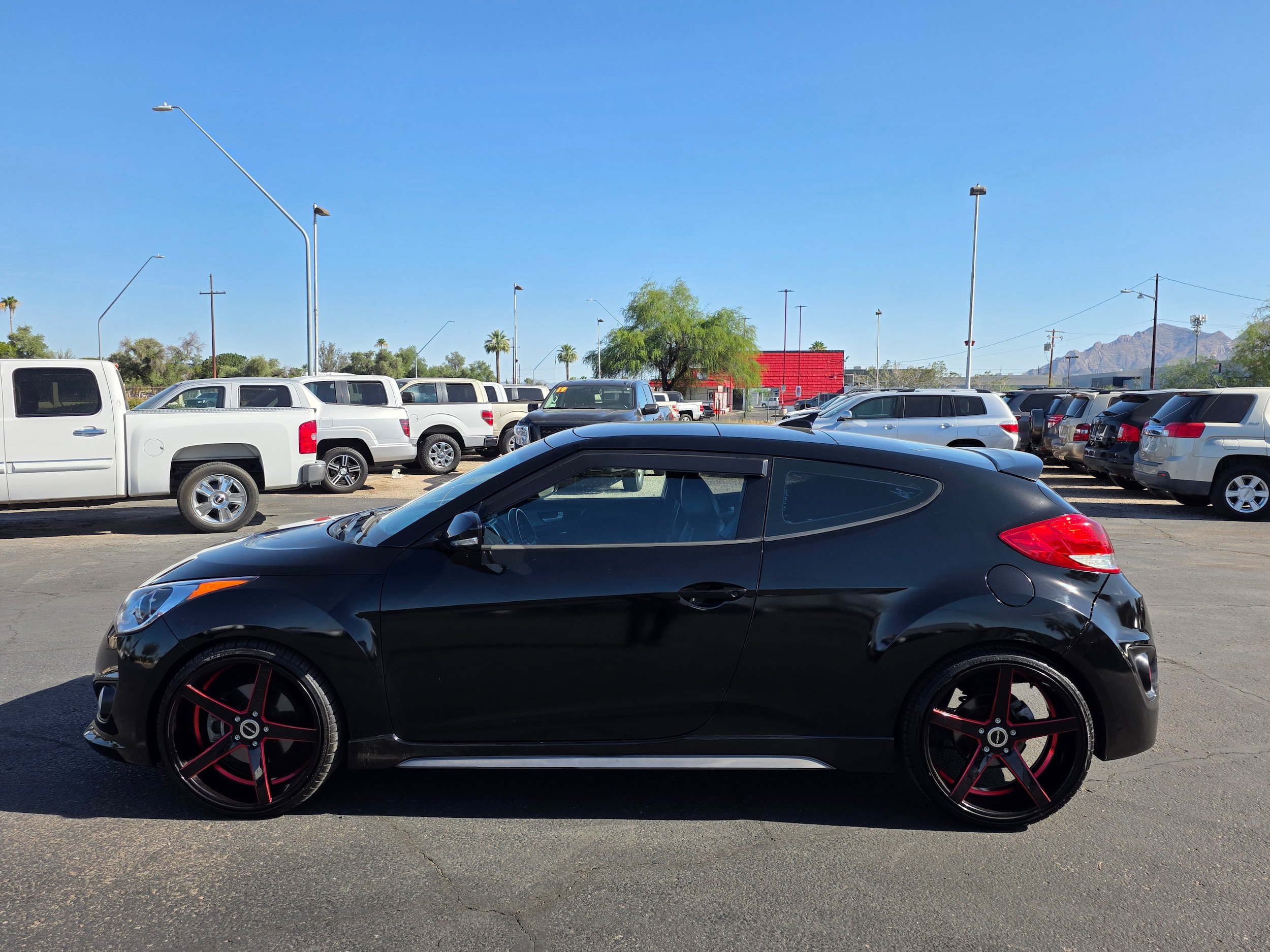 Used 2015 Hyundai Veloster Turbo w/ Option Group 04 FWD image 2