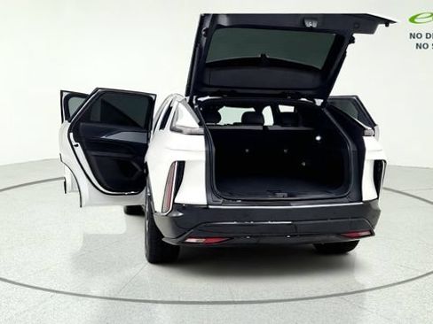 Used 2024 Cadillac Lyriq Tech RWD image 17