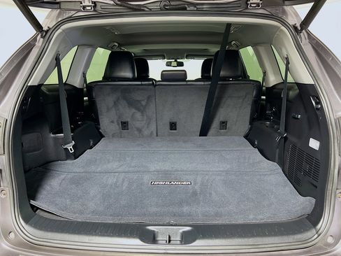 Used 2016 Toyota Highlander XLE w/ Protection Package #3 image 23