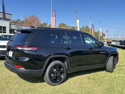 New 2025 Jeep Grand Cherokee L Limited w/ Luxury Tech Group II image 9