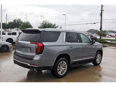 Used 2025 GMC Yukon Denali RWD image 7
