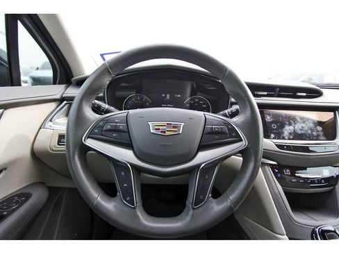 Certified 2022 Cadillac XT5 Premium Luxury image 9
