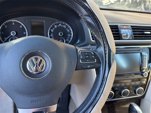 Used 2014 Volkswagen Passat TDI SEL Premium image 10