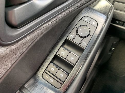 Used 2023 Nissan Rogue S image 20