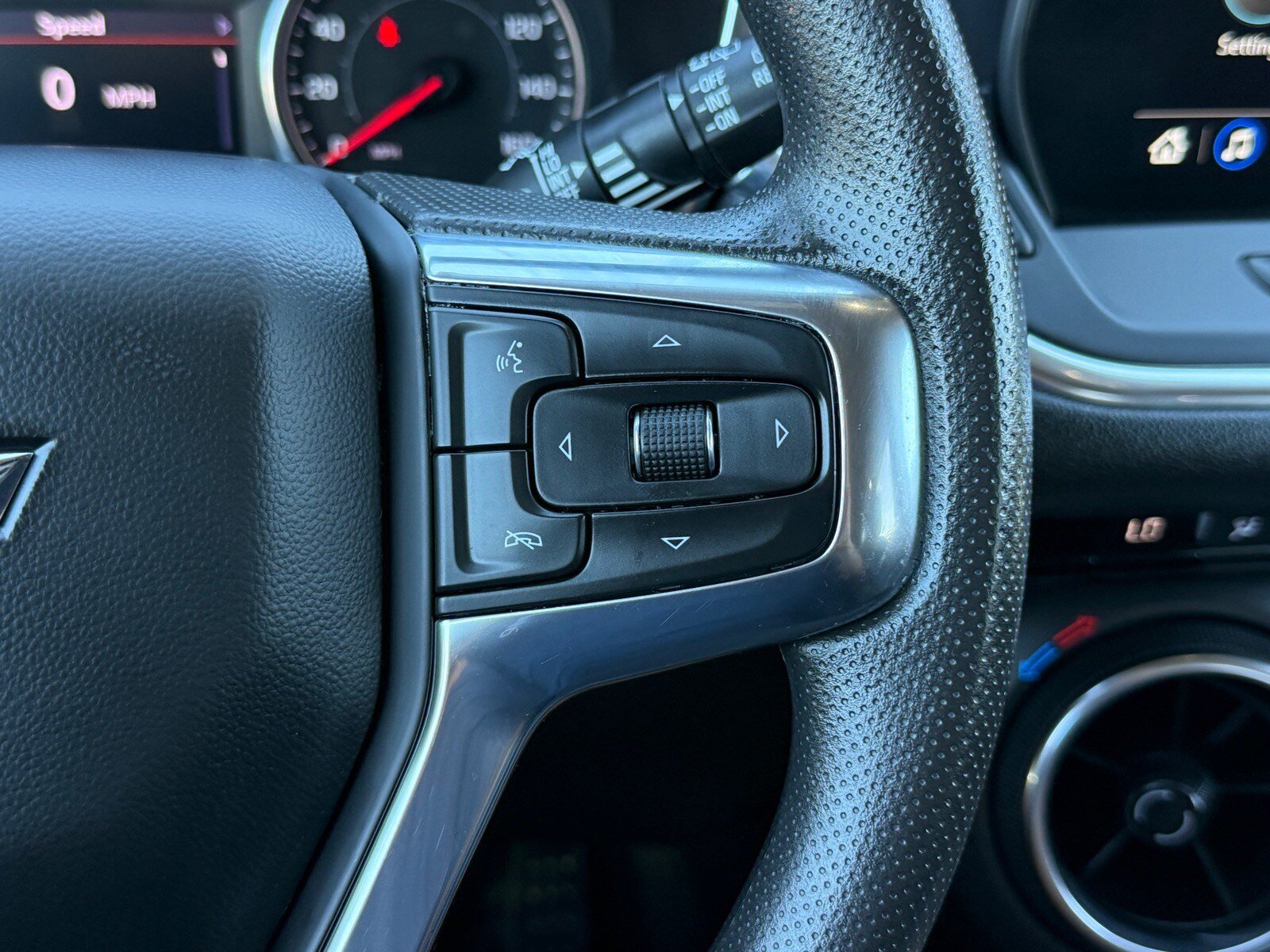 Used 2023 Chevrolet Blazer LT FWD image 16