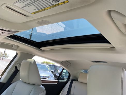 Used 2025 Lexus ES 300h w/ Premium Package FWD image 28
