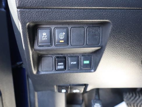 Used 2017 Nissan Rogue SV image 14