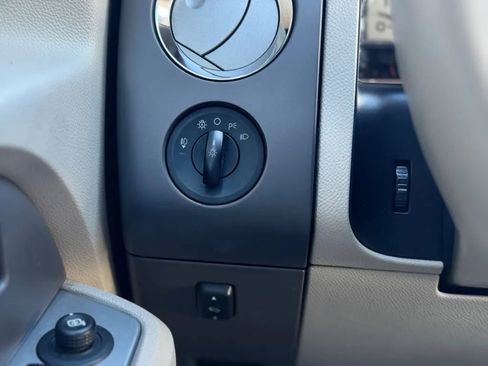 Used 2011 Ford Expedition EL XLT image 25