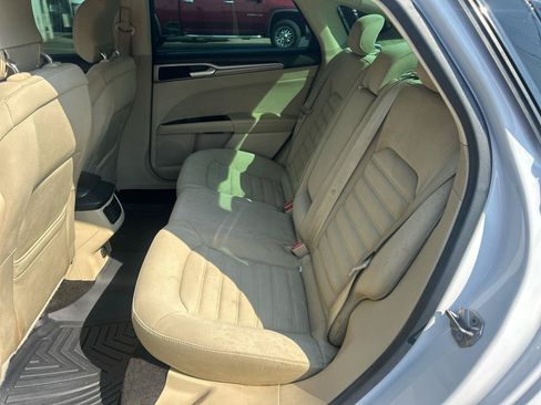 Used 2013 Ford Fusion SE FWD image 12