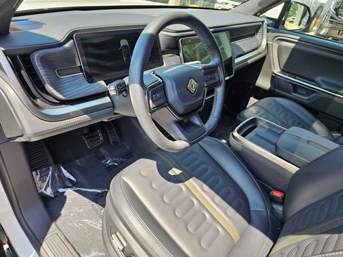 Used 2025 Rivian R1S Adventure AWD/4WD image 22
