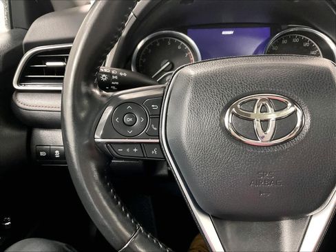 Used 2020 Toyota Camry XLE image 23