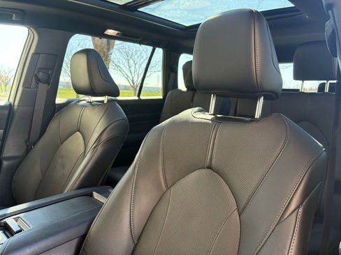 Used 2025 Toyota Grand Highlander AWD Hybrid image 24