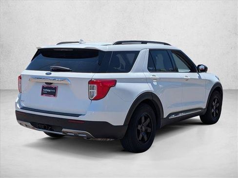 Used 2021 Ford Explorer XLT w/ Equipment Group 202A RWD image 5