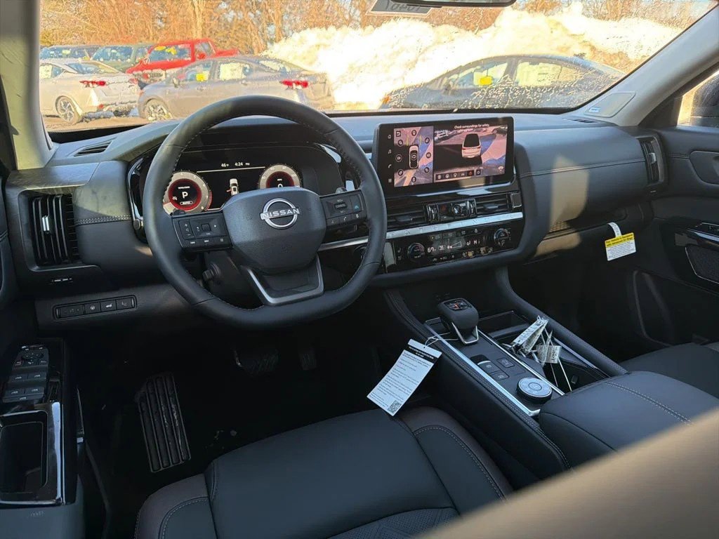 Certified 2026 Nissan Pathfinder Platinum w/ Cargo Package AWD/4WD image 16
