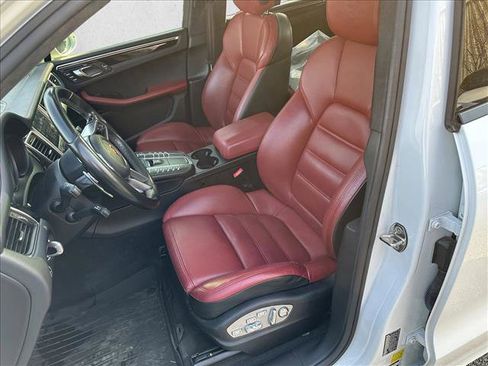 Used 2017 Porsche Macan Turbo image 13