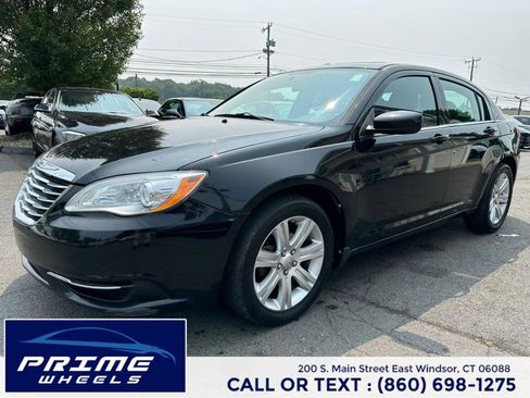 Used 2013 Chrysler 200 LX image 3
