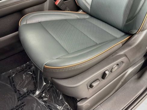 New 2026 GMC Yukon XL AT4 w/ AT4 Premium Package AWD/4WD image 19