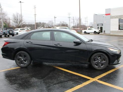 Used 2022 Hyundai Elantra SEL w/ Convenience Package image 5