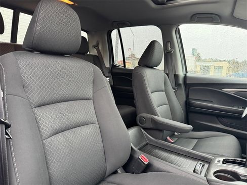 Used 2018 Honda Ridgeline Sport image 10