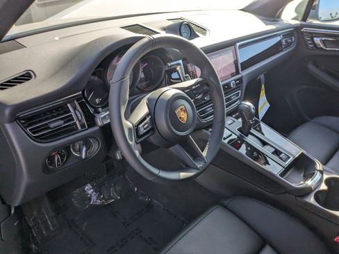 New 2025 Porsche Macan S image 4