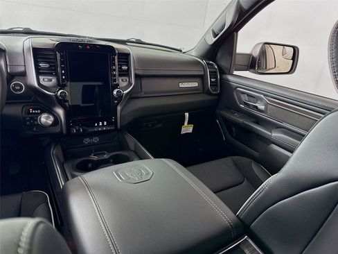 New 2026 RAM 1500 Laramie AWD/4WD image 17