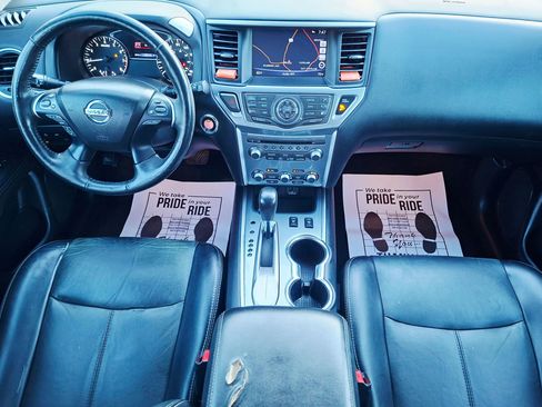 Used 2019 Nissan Pathfinder SL FWD image 8