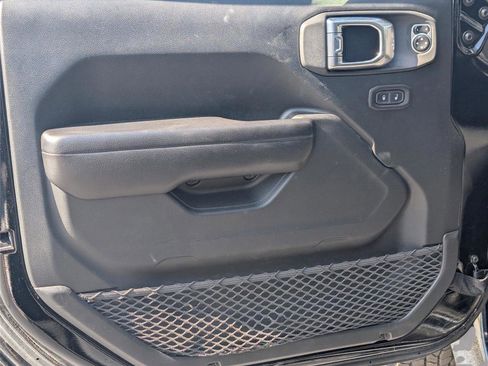 Used 2018 Jeep Wrangler Unlimited Sport S image 9