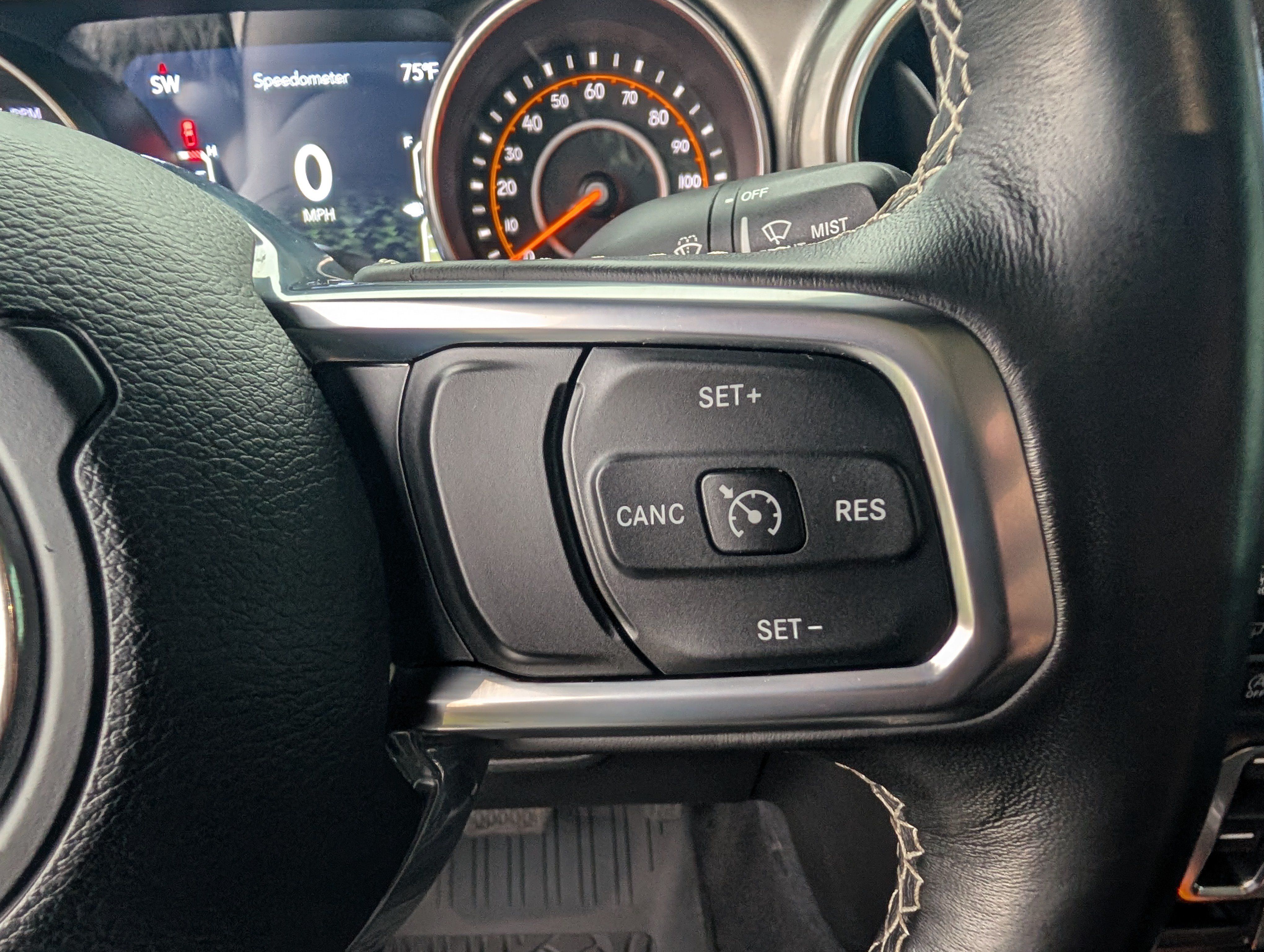 Used 2020 Jeep Gladiator Overland w/ Dual Top Group AWD/4WD image 15