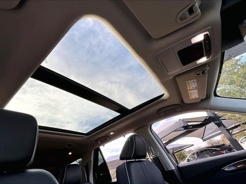 Used 2025 Honda Pilot Elite image 14