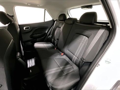 Used 2025 Hyundai Venue SEL FWD image 26