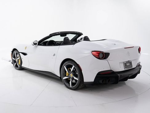 Used 2022 Ferrari Portofino M image 3