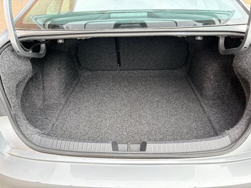 Used 2024 Volkswagen Jetta SE FWD image 25