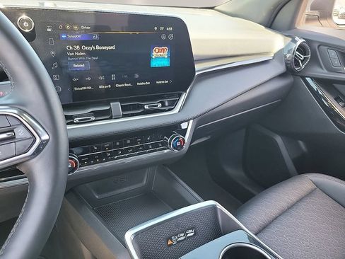 Used 2025 Chevrolet Equinox LT w/ Convenience Package II AWD/4WD image 19