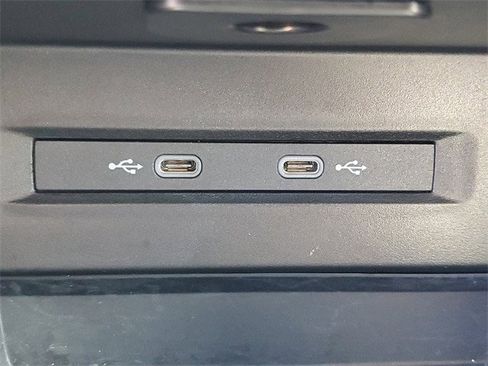 Certified 2025 Volkswagen Taos SE w/ Panoramic Sunroof Package image 26