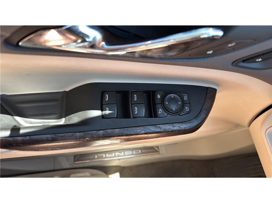 Used 2023 GMC Acadia Denali AWD/4WD image 22