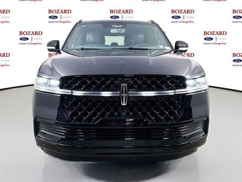 New 2026 Lincoln Navigator Reserve w/ Jet Appearance Package AWD/4WD image 3