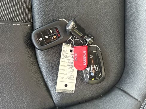 Certified 2025 Honda Pilot EX-L image 32