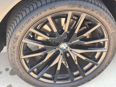 Used 2022 BMW X6 xDrive40i w/ M Sport Package AWD/4WD image 9