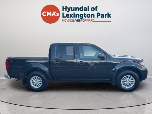 Used 2020 Nissan Frontier SV AWD/4WD image 6