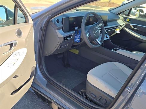 New 2026 Hyundai Sonata SEL FWD image 8