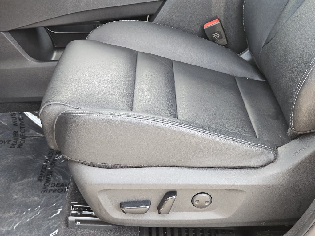 Used 2025 Nissan Rogue SL AWD/4WD image 25