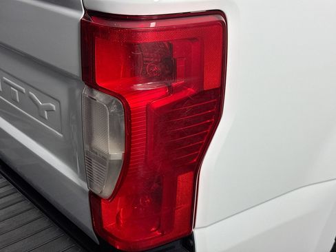 Used 2019 Ford F350 XLT image 31