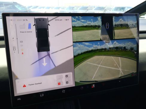 Used 2025 Tesla Cybertruck 2WD Crew Cab image 21