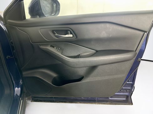 Used 2024 Nissan Rogue SV FWD image 31
