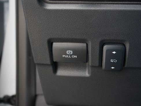 Used 2024 Ford F350 Lariat image 28