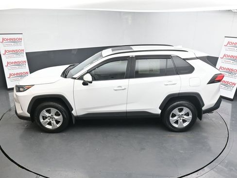 Used 2019 Toyota RAV4 XLE w/ Carpet Mat Package image 27