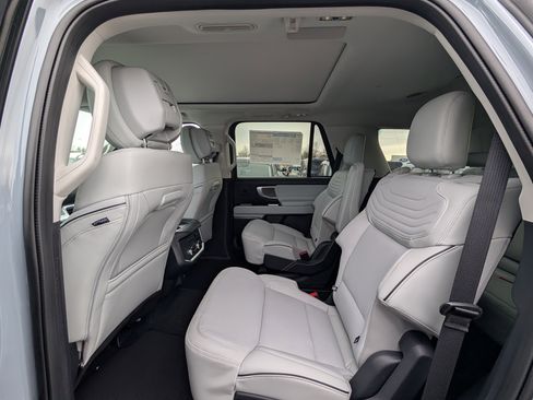 New 2026 Ford Expedition Platinum w/ Platinum Ultimate Package image 11