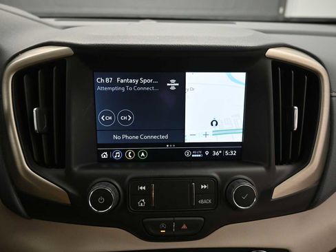 Used 2024 GMC Terrain Denali w/ Denali Premium Package image 17