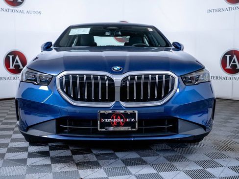 Used 2025 BMW 540i xDrive AWD/4WD image 2