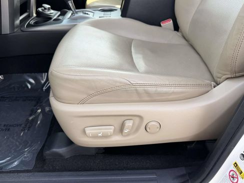 Used 2016 Toyota 4Runner Limited AWD/4WD image 17
